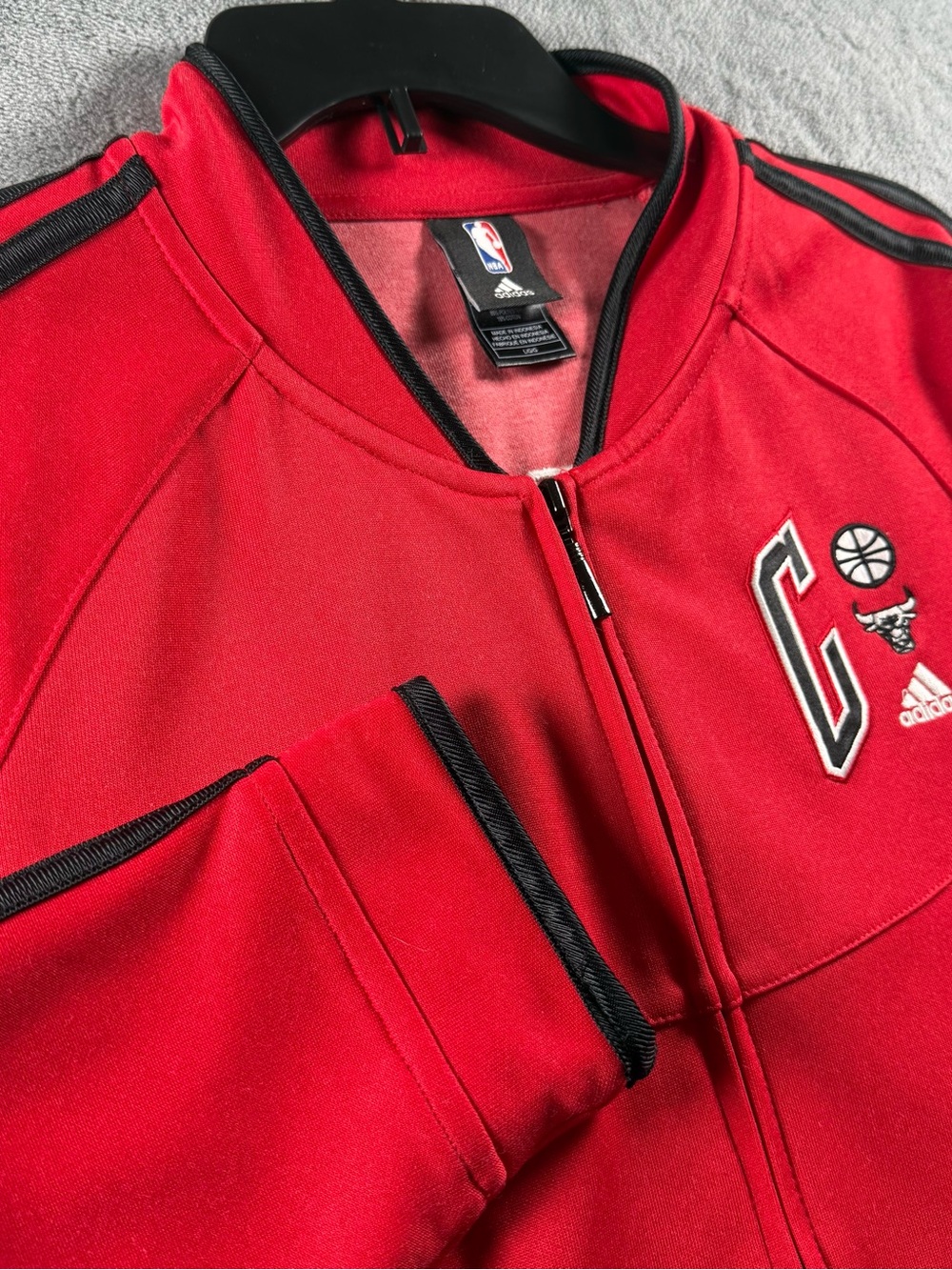 NWT Adidas 2012 Chicago Bulls Track Jacket Womens Large Red NBA Full Zip Warm-Up